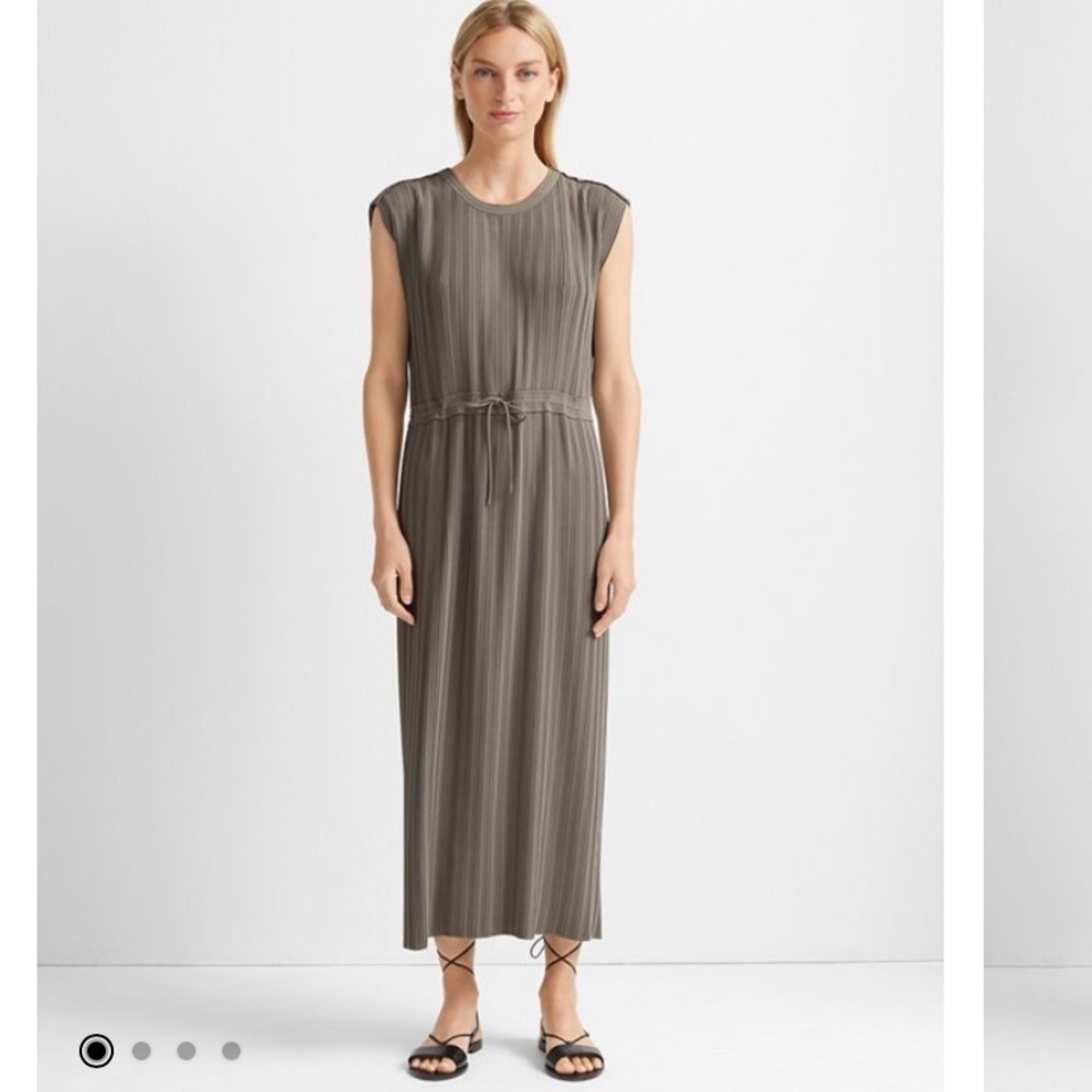 𝅺BNWT Club Monaco Pleated Maxi Dress